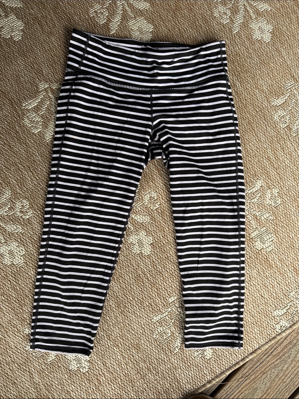 Athleta Black & White Striped Active cropped Leggings